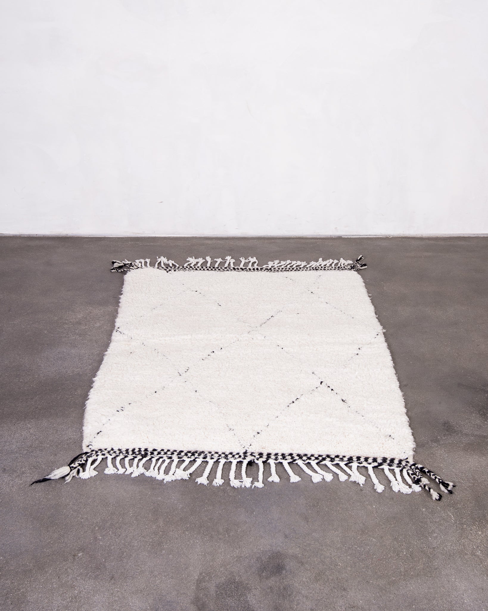 Modern designer handcrafted Berber rug from morocco Beniourain with beautiful colors and patterns